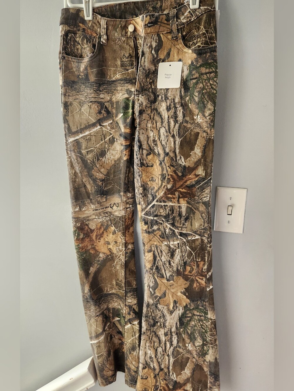 🆕️She Is Gracie Lou Women's Size 2 Realtree Edge Camo Flare Stretch Jeans